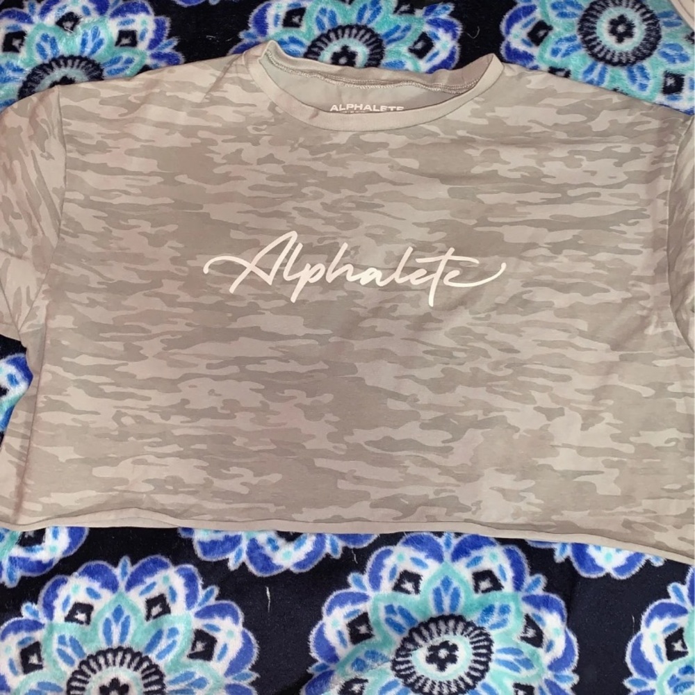 Alphalete crop top